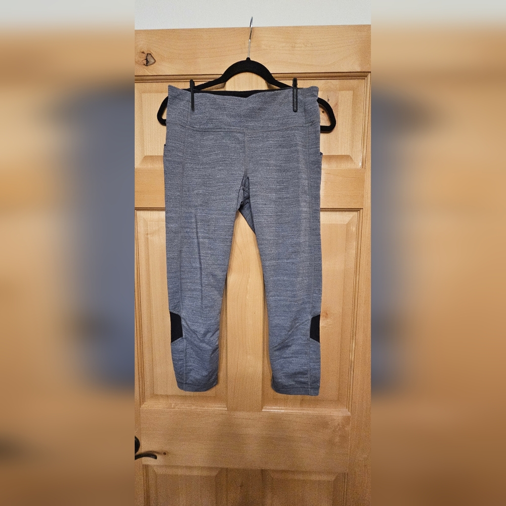 Lululemon cropped leggings, Women's size 8
